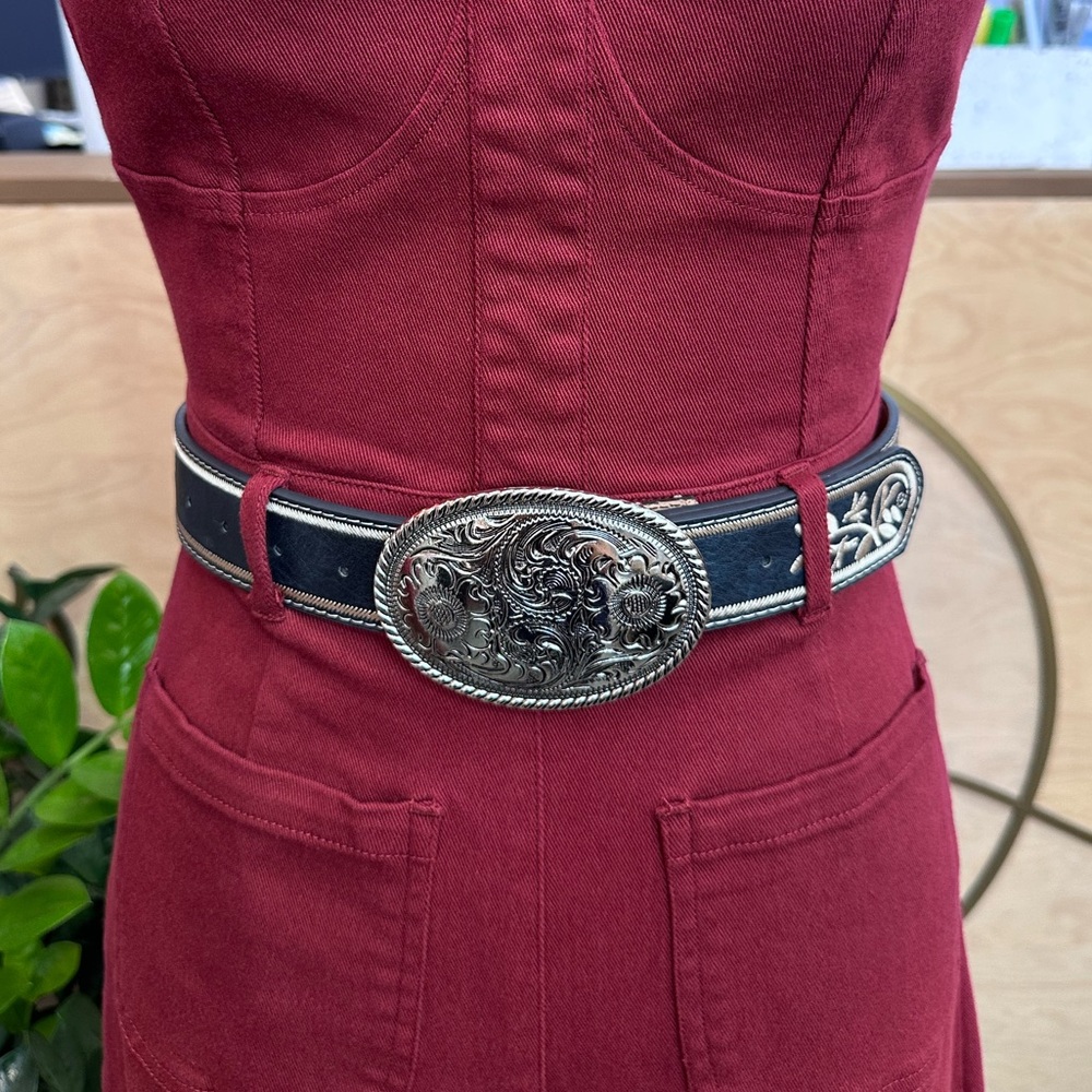 🆕Navy Vintage Western Embroidered Floral Belt with Silver Oval Buckle
